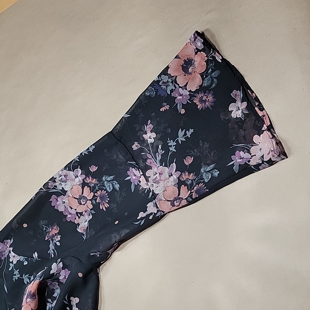 Apt 9 Size M Black w/ Floral Pattern Sheer Blouse with Tie Neckline. Gently Worn - Picture 12 of 12